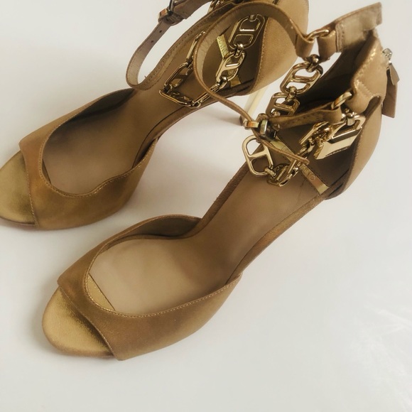 New Marciano gold sandal. Size 41,11m. 4 inches - Picture 3 of 7